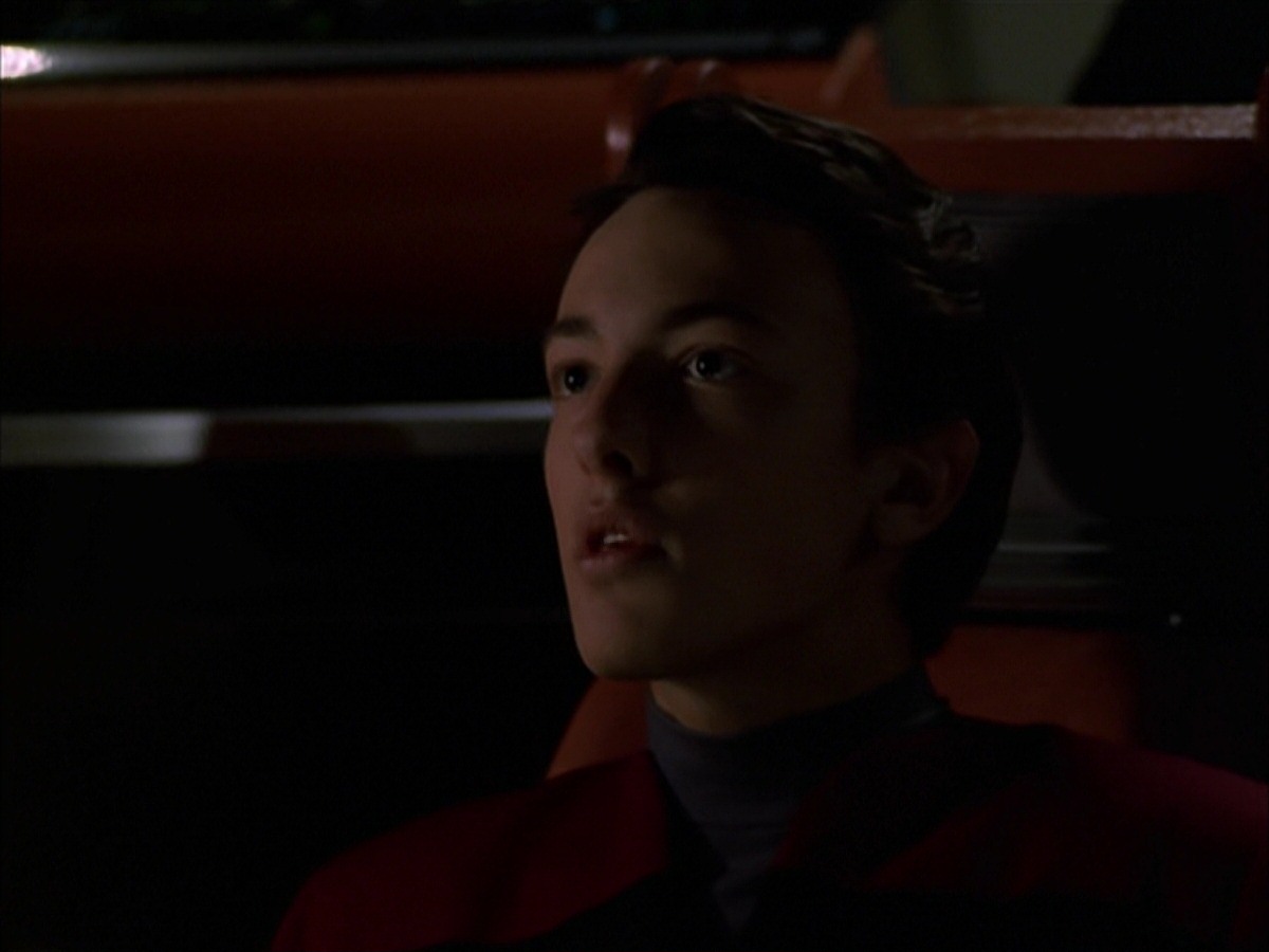extant_StarTrek_VOY_7x19-Q2_2105.jpg