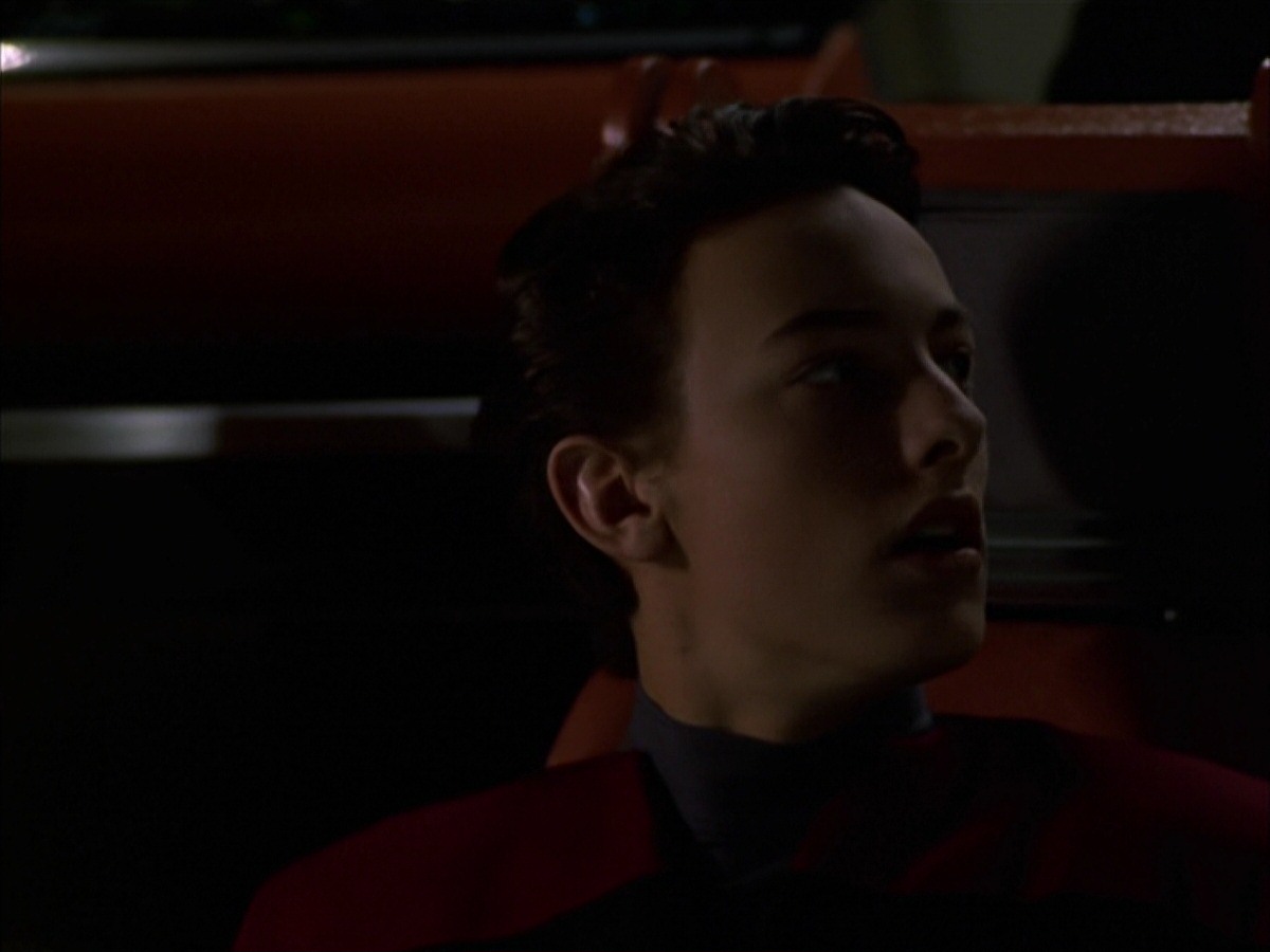 extant_StarTrek_VOY_7x19-Q2_2106.jpg