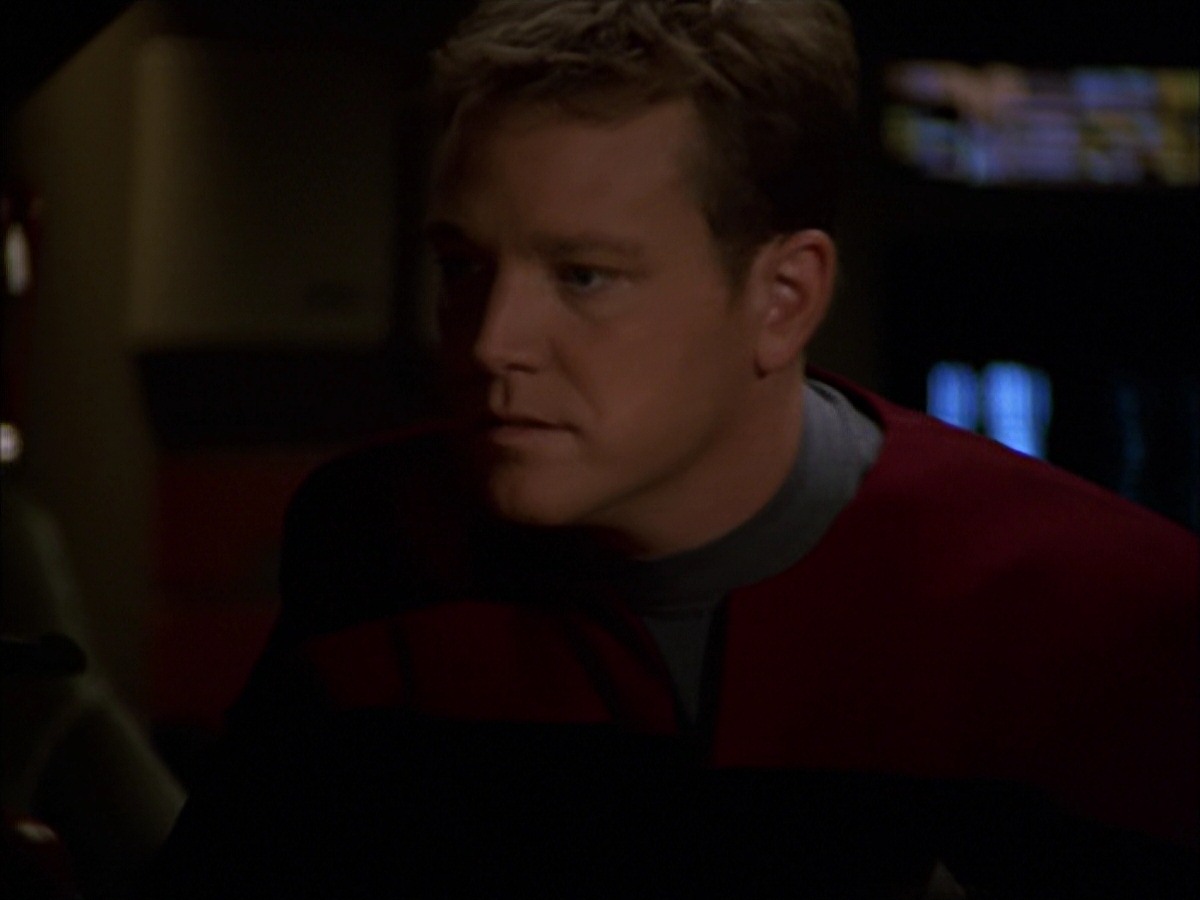 extant_StarTrek_VOY_7x19-Q2_2107.jpg