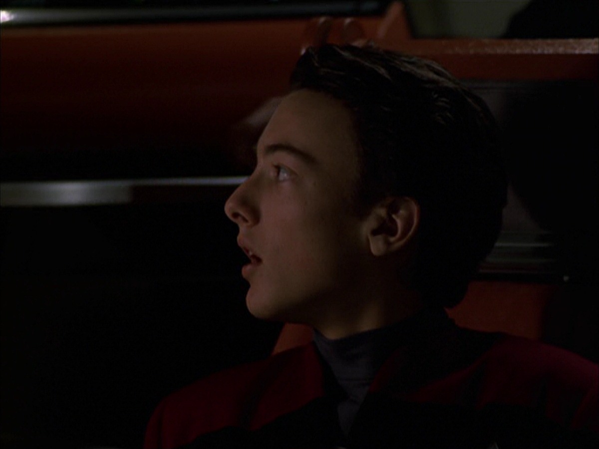 extant_StarTrek_VOY_7x19-Q2_2112.jpg