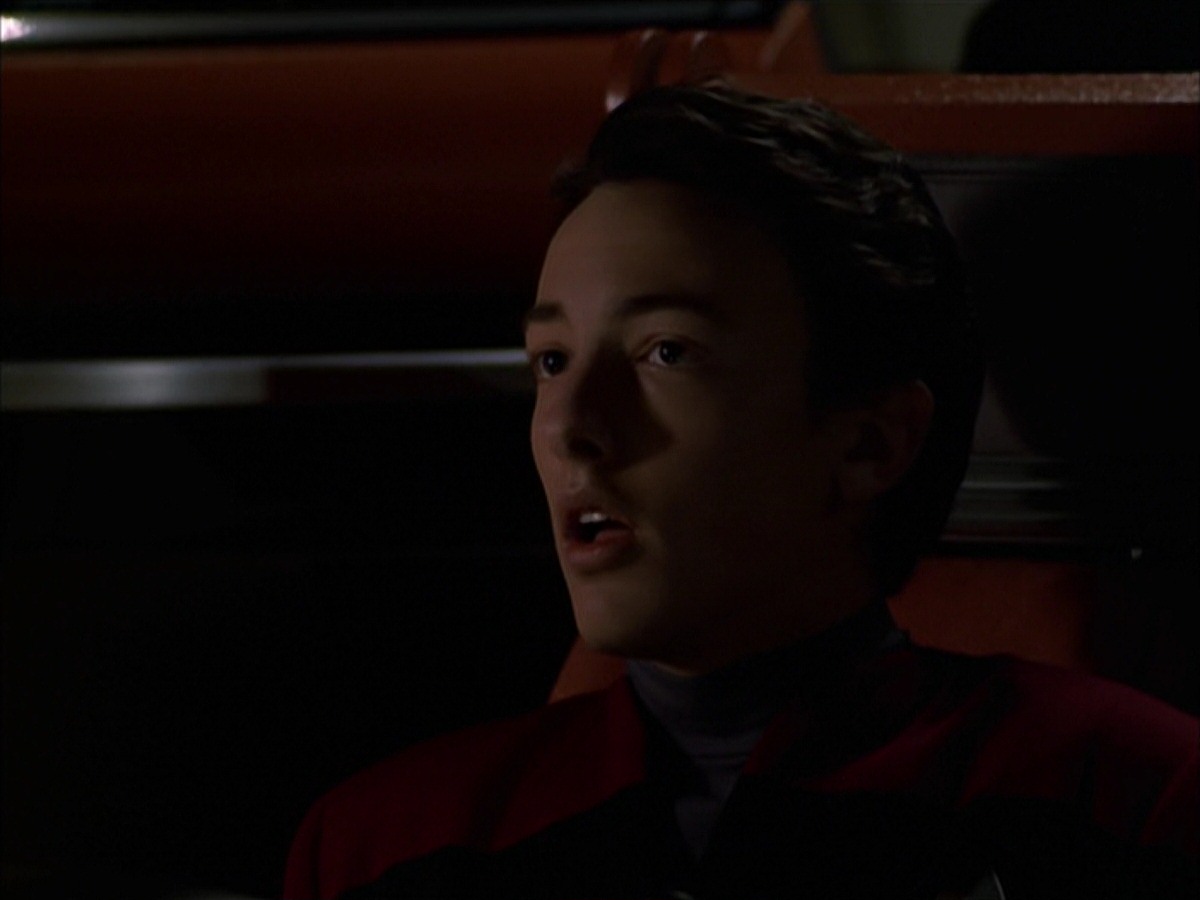 extant_StarTrek_VOY_7x19-Q2_2113.jpg