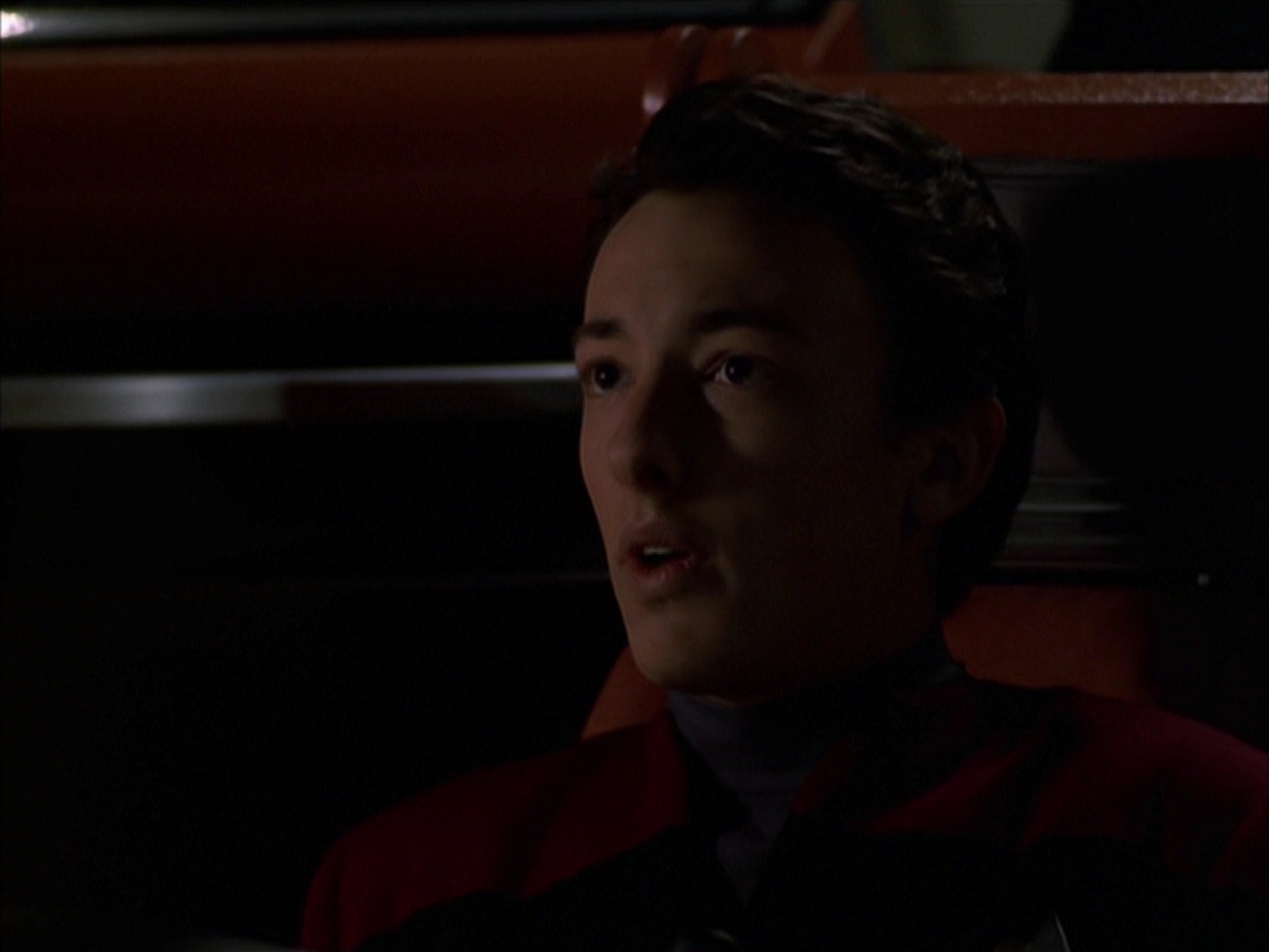 extant_StarTrek_VOY_7x19-Q2_2114.jpg