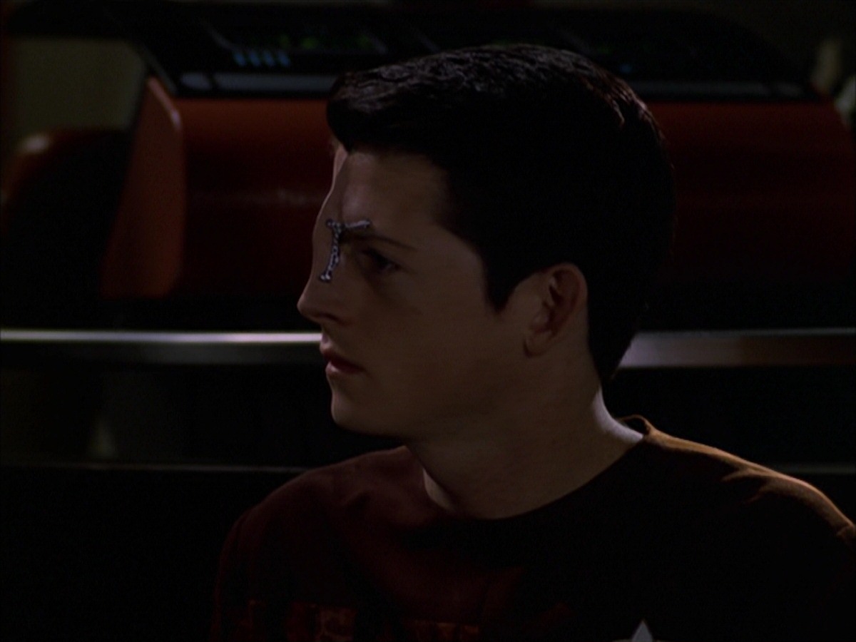 extant_StarTrek_VOY_7x19-Q2_2128.jpg