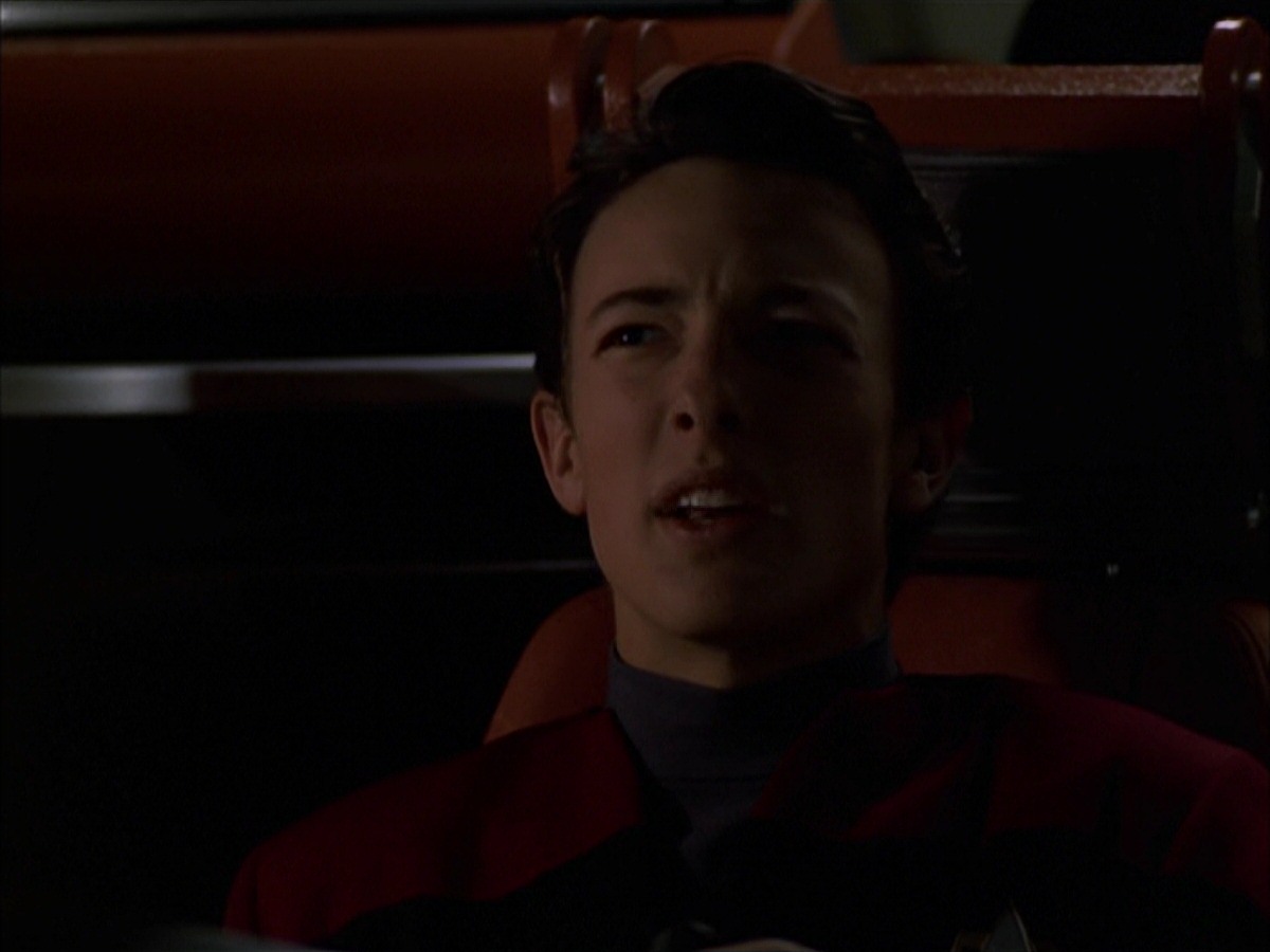 extant_StarTrek_VOY_7x19-Q2_2131.jpg