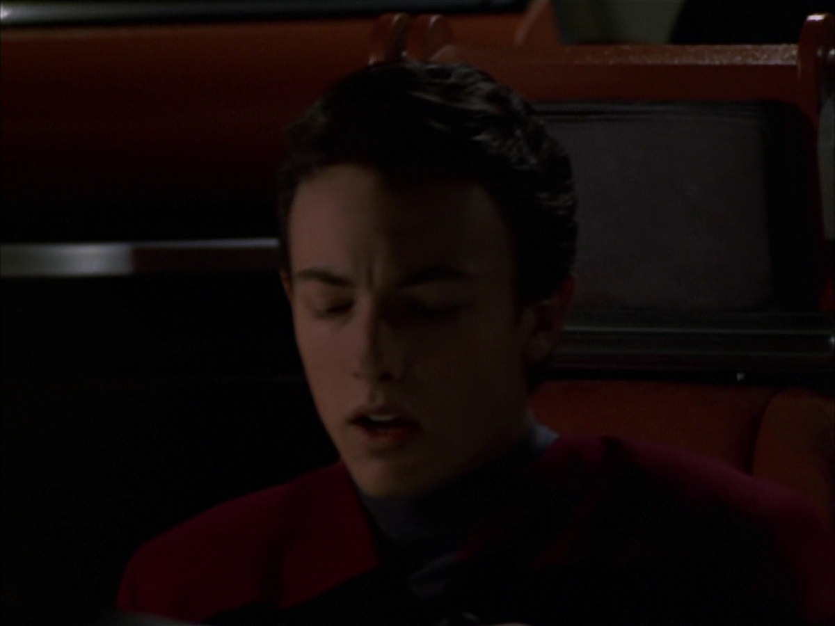 extant_StarTrek_VOY_7x19-Q2_2132.jpg