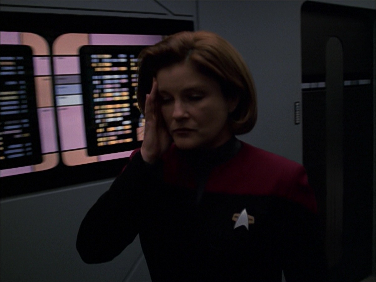 extant_StarTrek_VOY_7x19-Q2_2158.jpg