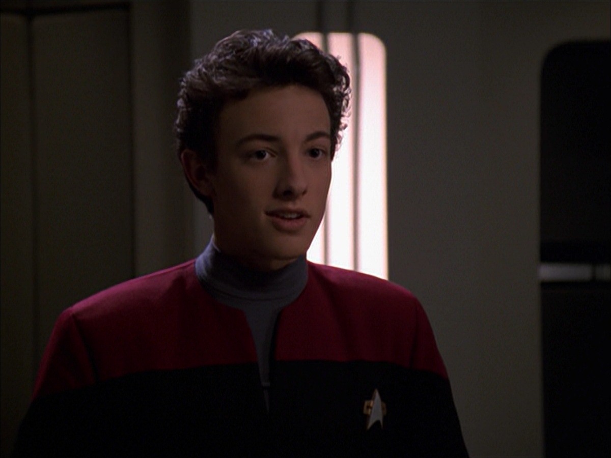 extant_StarTrek_VOY_7x19-Q2_2213.jpg