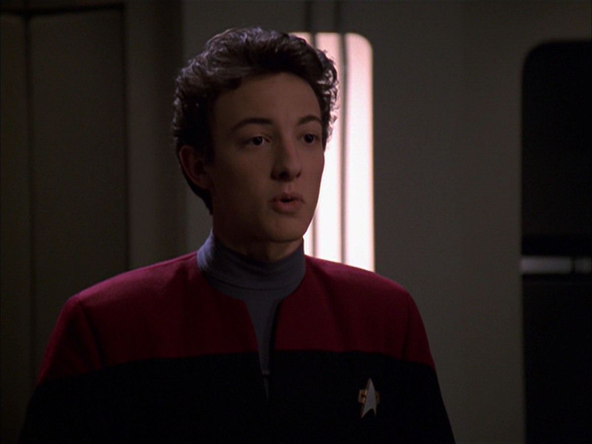 extant_StarTrek_VOY_7x19-Q2_2220.jpg