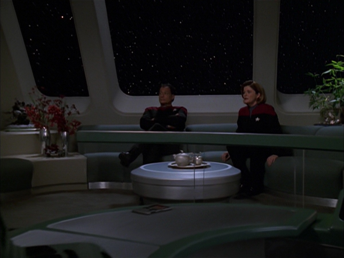extant_StarTrek_VOY_7x19-Q2_2257.jpg
