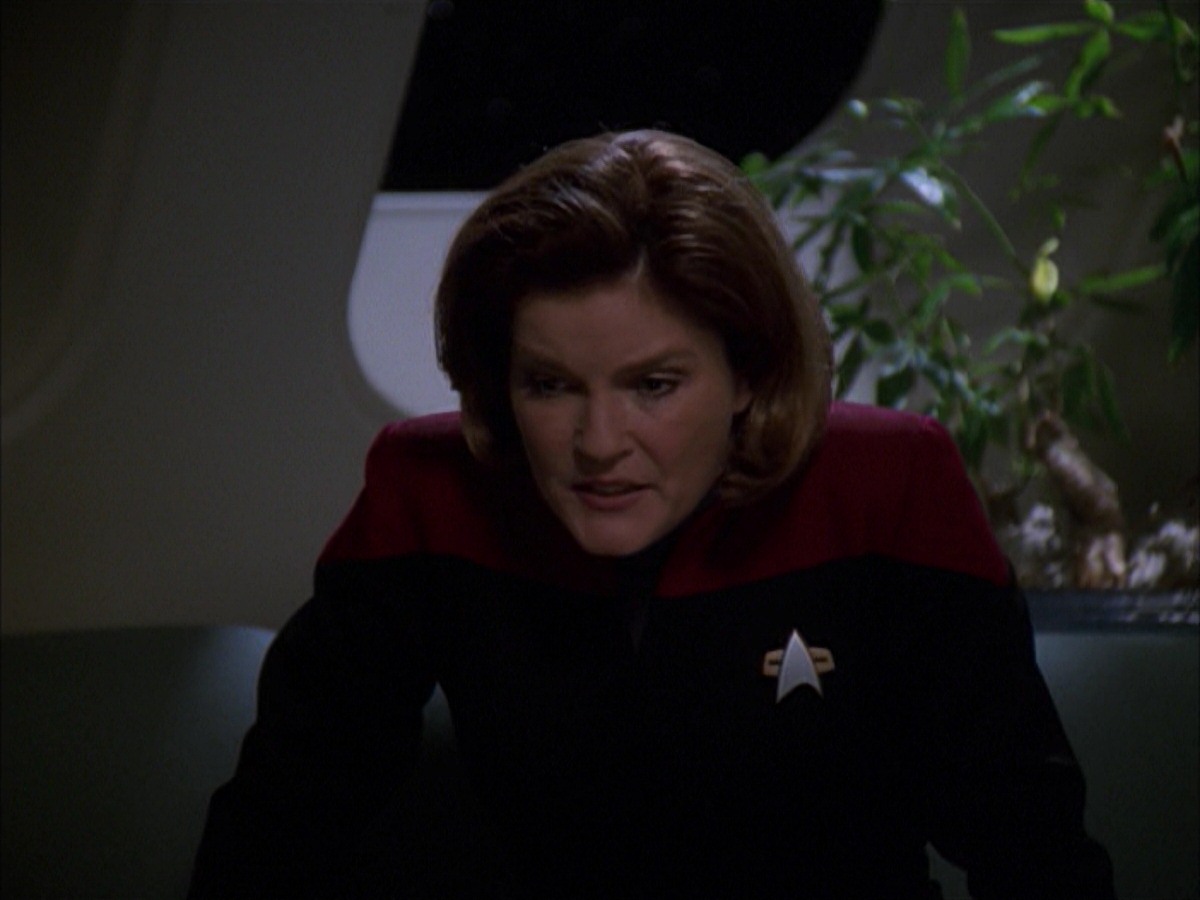 extant_StarTrek_VOY_7x19-Q2_2264.jpg