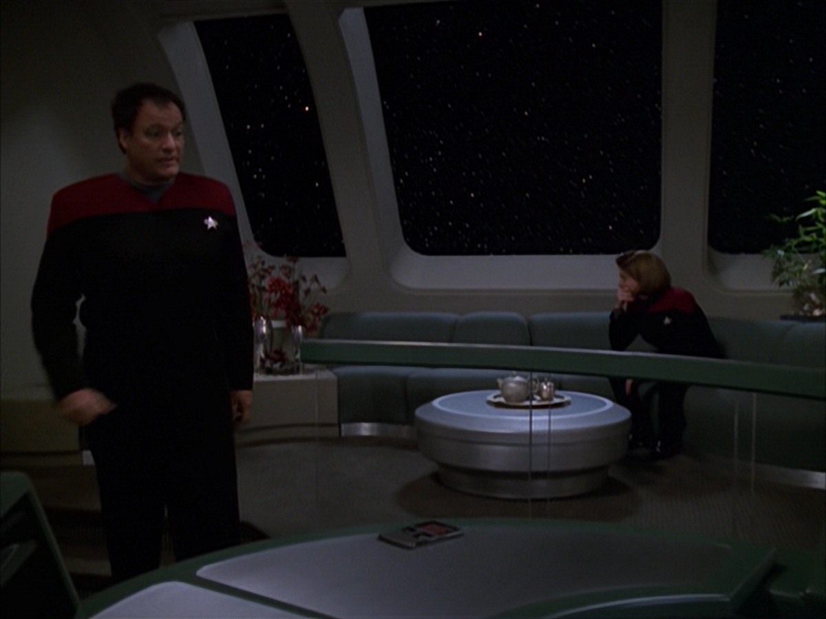 extant_StarTrek_VOY_7x19-Q2_2278.jpg