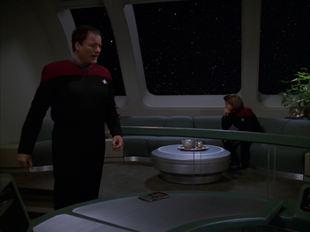 extant_StarTrek_VOY_7x19-Q2_2279.jpg