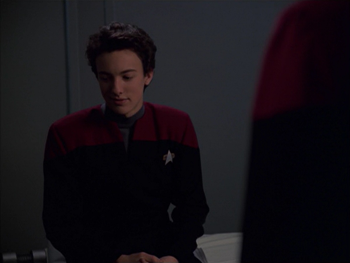 extant_StarTrek_VOY_7x19-Q2_2371.jpg