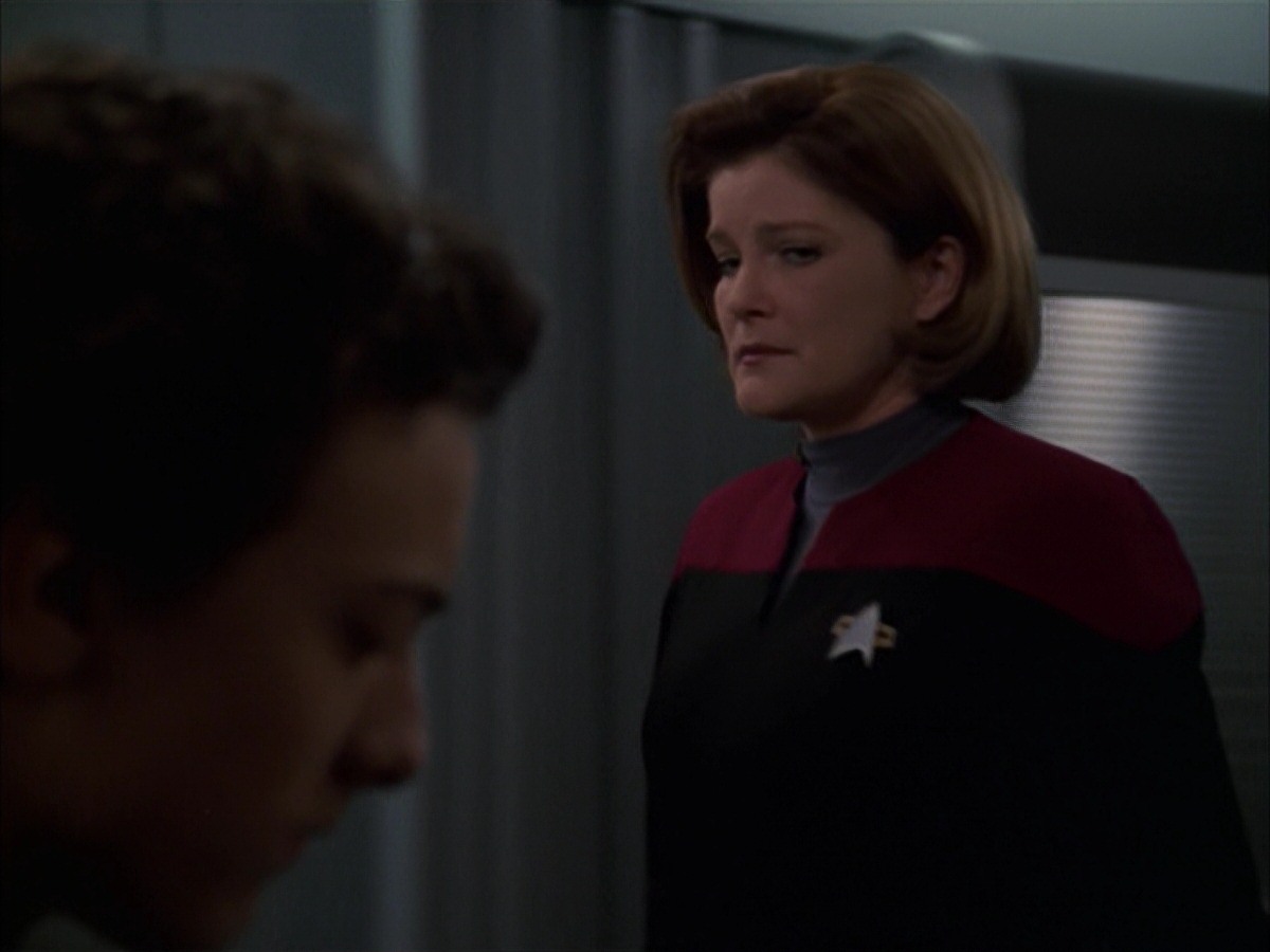 extant_StarTrek_VOY_7x19-Q2_2382.jpg