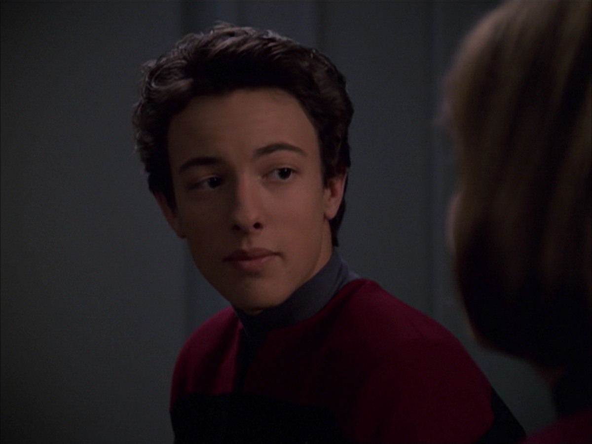 extant_StarTrek_VOY_7x19-Q2_2449.jpg