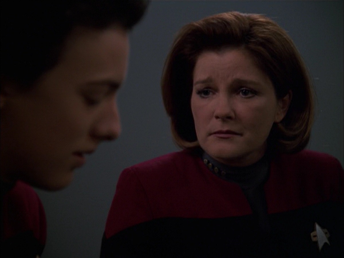 extant_StarTrek_VOY_7x19-Q2_2463.jpg
