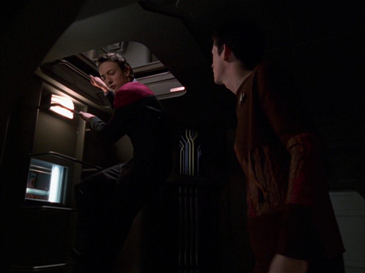 extant_StarTrek_VOY_7x19-Q2_2492.jpg