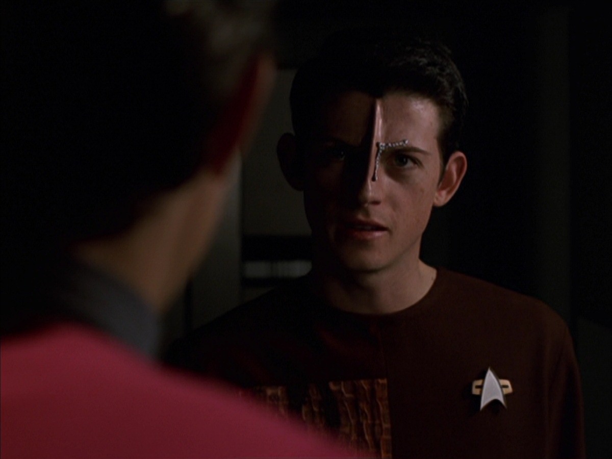 extant_StarTrek_VOY_7x19-Q2_2502.jpg