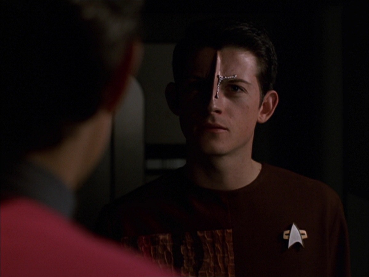 extant_StarTrek_VOY_7x19-Q2_2515.jpg