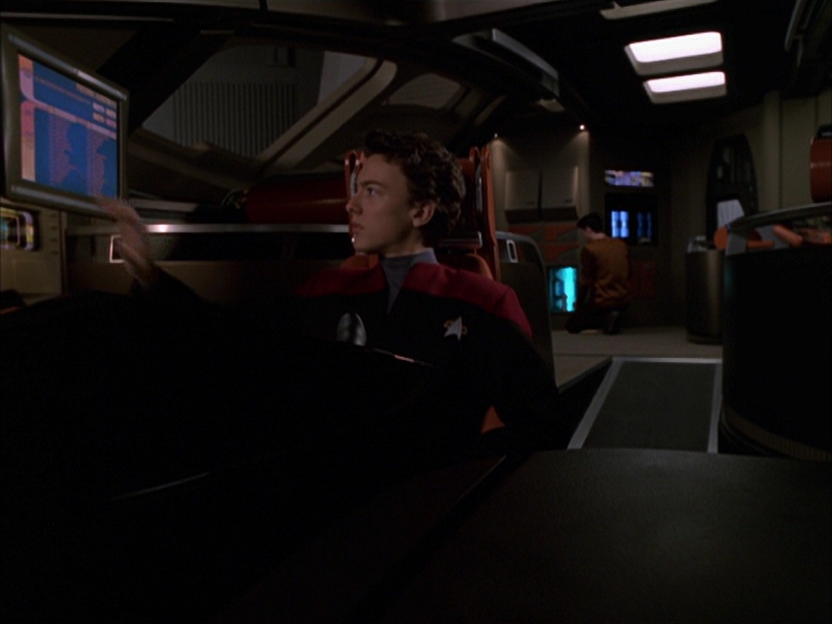 extant_StarTrek_VOY_7x19-Q2_2533.jpg