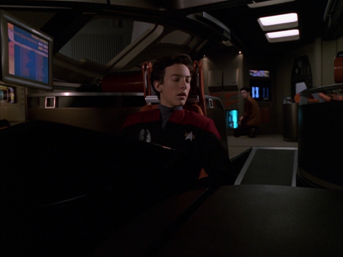 extant_StarTrek_VOY_7x19-Q2_2540.jpg