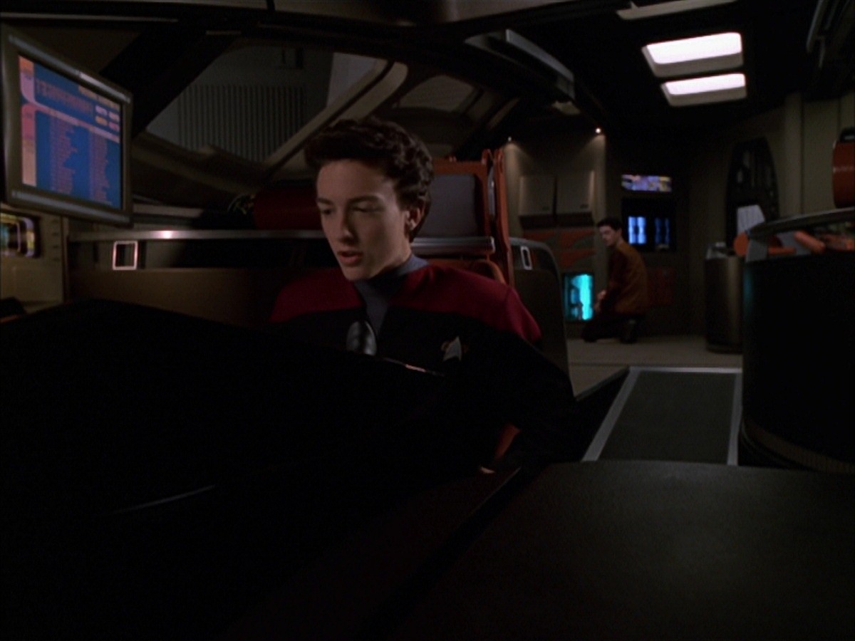 extant_StarTrek_VOY_7x19-Q2_2541.jpg