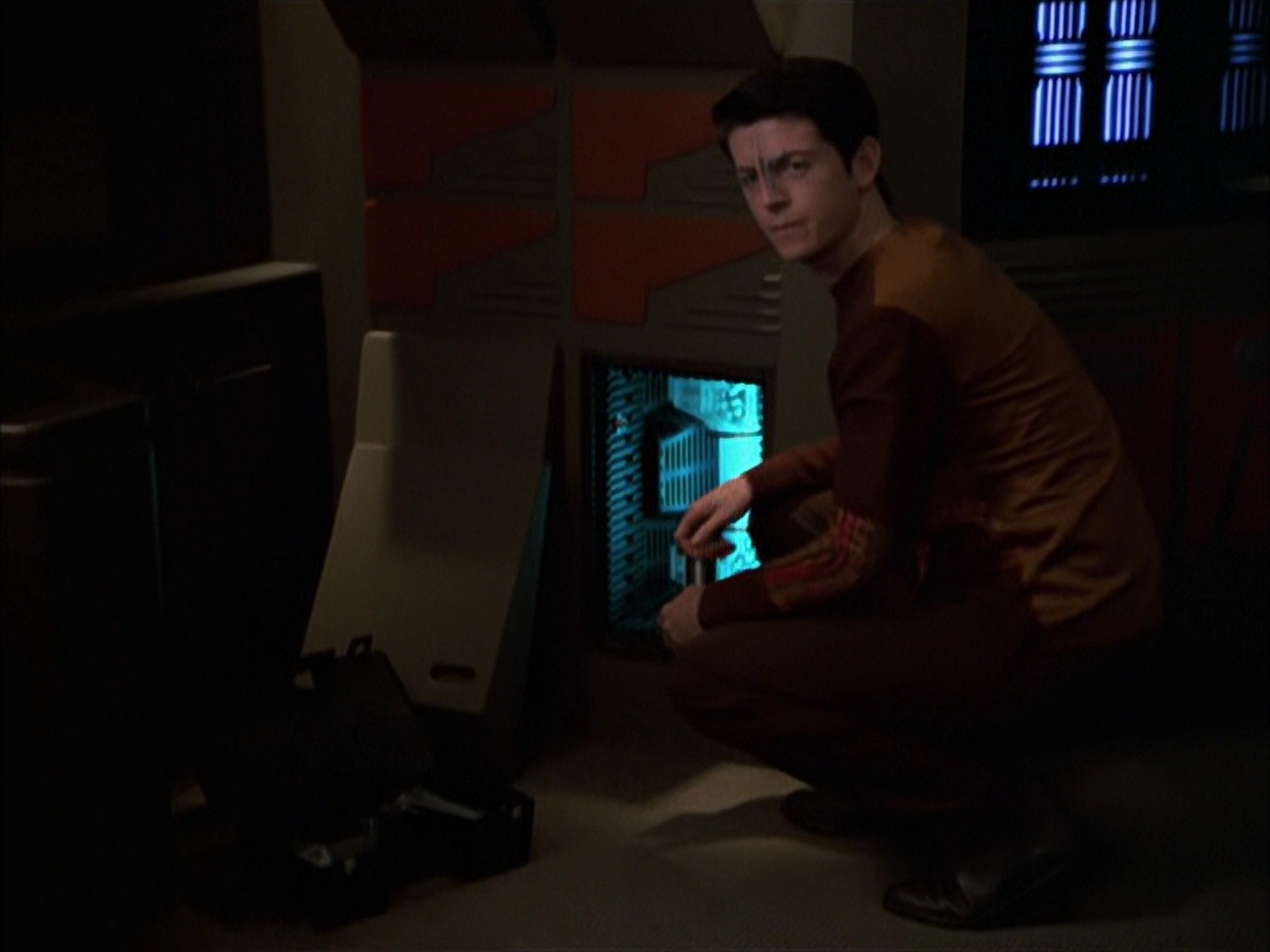 extant_StarTrek_VOY_7x19-Q2_2562.jpg