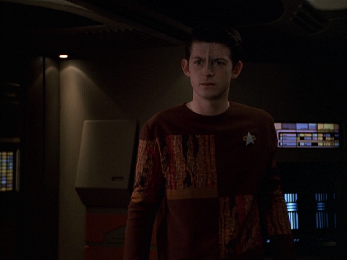 extant_StarTrek_VOY_7x19-Q2_2579.jpg