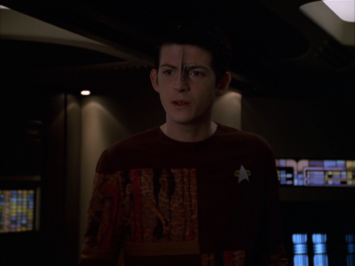 extant_StarTrek_VOY_7x19-Q2_2606.jpg