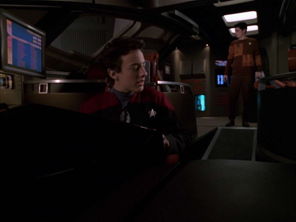 extant_StarTrek_VOY_7x19-Q2_2626.jpg