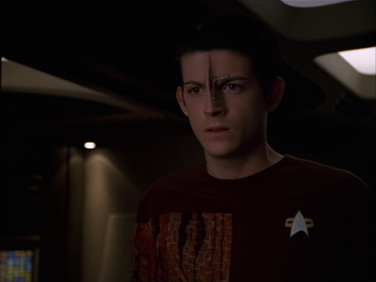 extant_StarTrek_VOY_7x19-Q2_2633.jpg