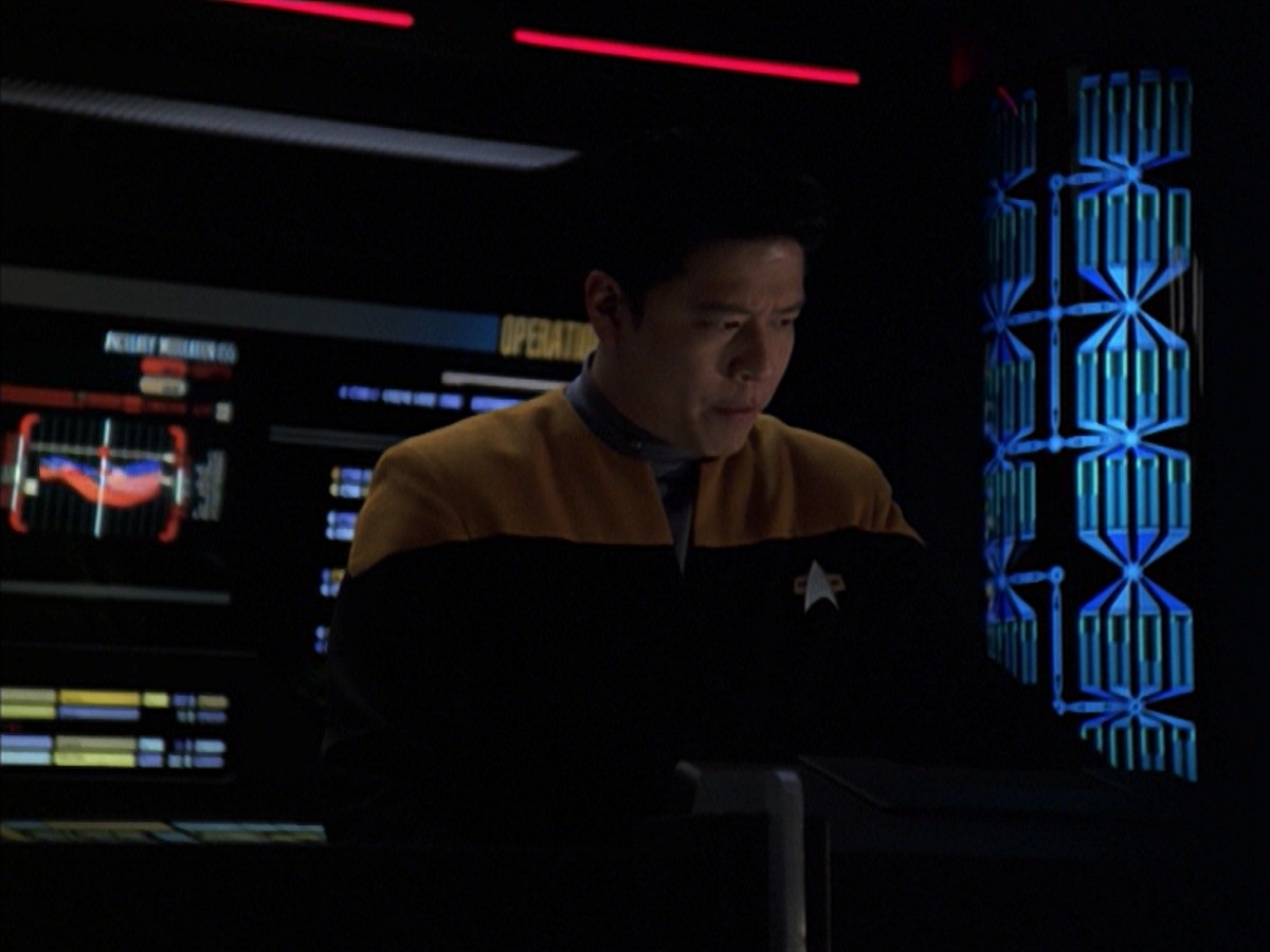 extant_StarTrek_VOY_7x19-Q2_2678.jpg