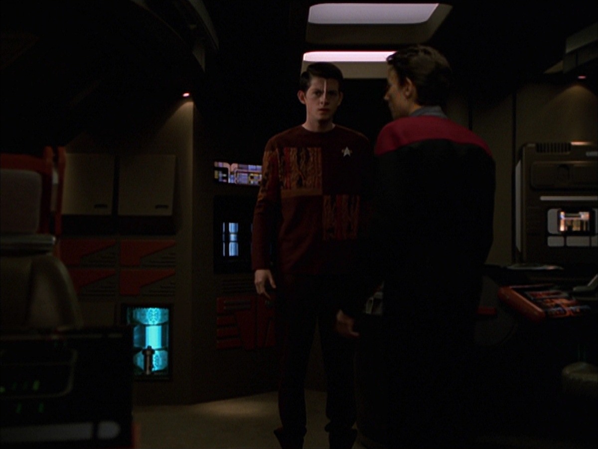 extant_StarTrek_VOY_7x19-Q2_2762.jpg