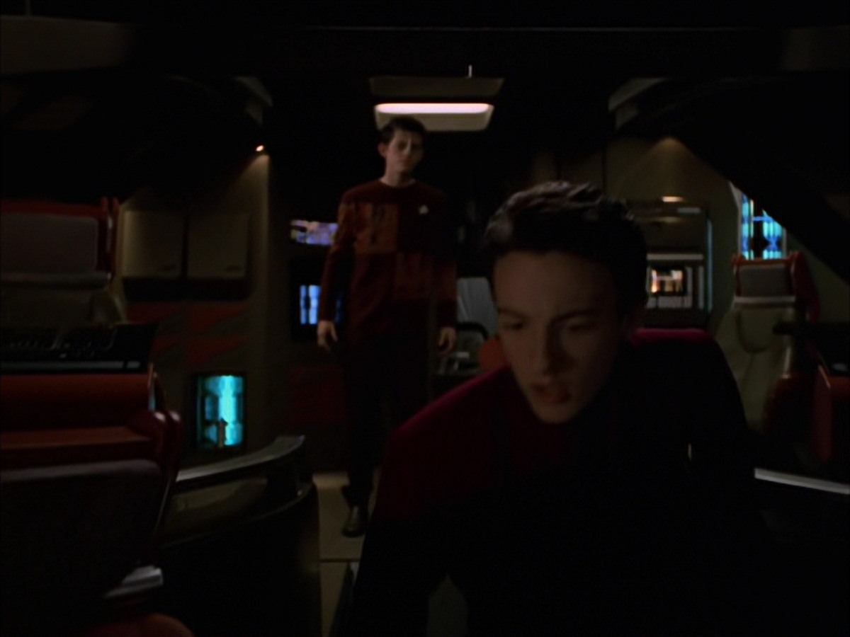 extant_StarTrek_VOY_7x19-Q2_2766.jpg