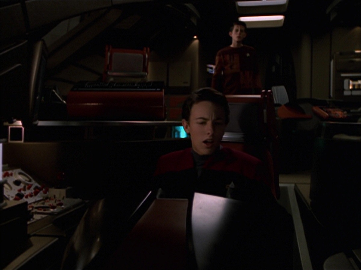 extant_StarTrek_VOY_7x19-Q2_2798.jpg