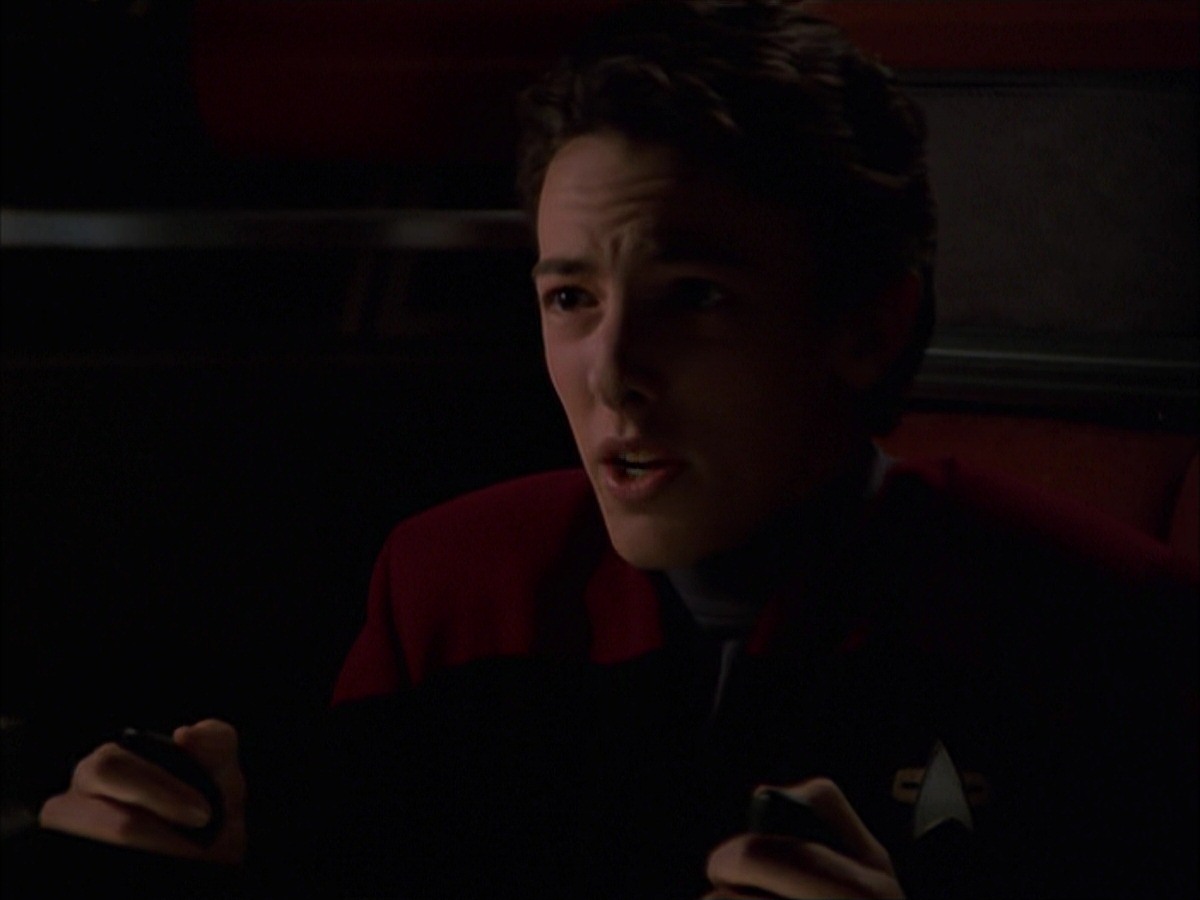 extant_StarTrek_VOY_7x19-Q2_2830.jpg