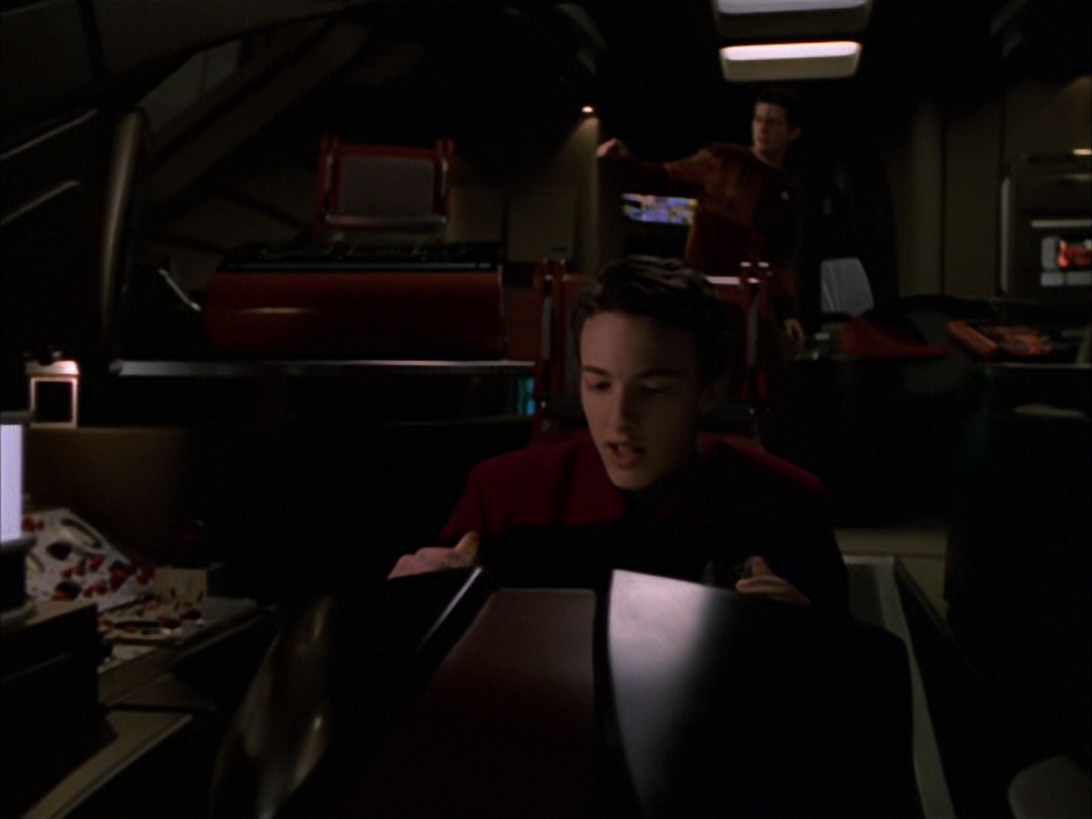 extant_StarTrek_VOY_7x19-Q2_2834.jpg