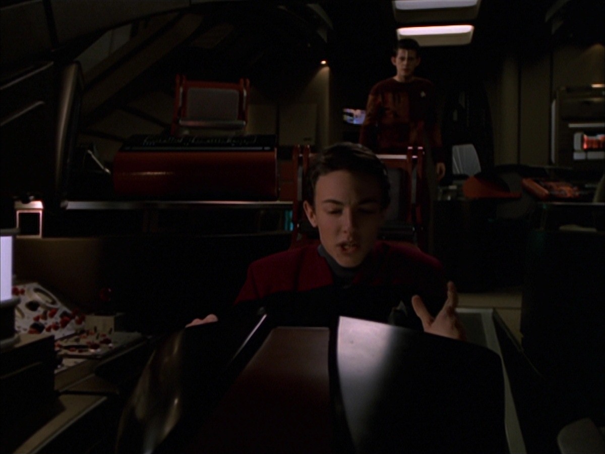 extant_StarTrek_VOY_7x19-Q2_2836.jpg