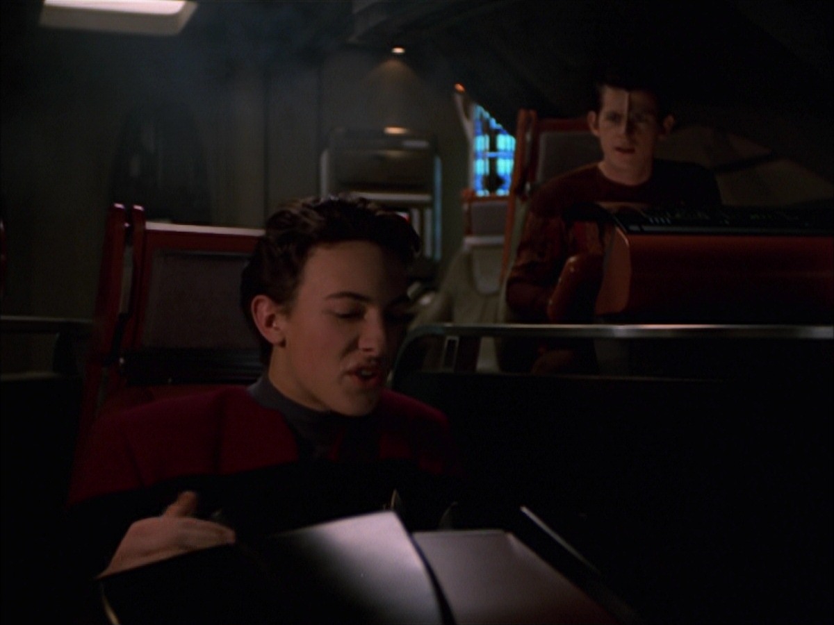 extant_StarTrek_VOY_7x19-Q2_2855.jpg