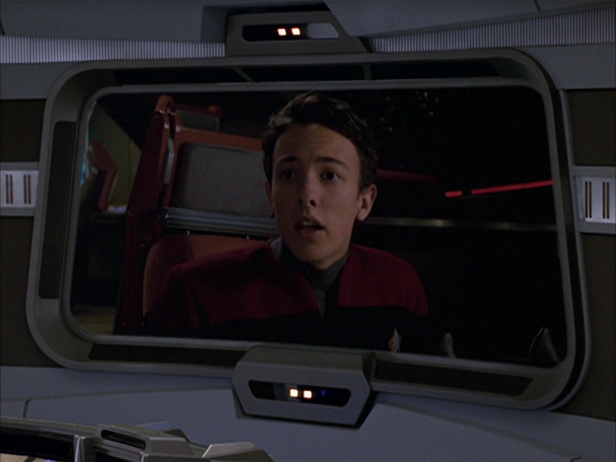 extant_StarTrek_VOY_7x19-Q2_2893.jpg
