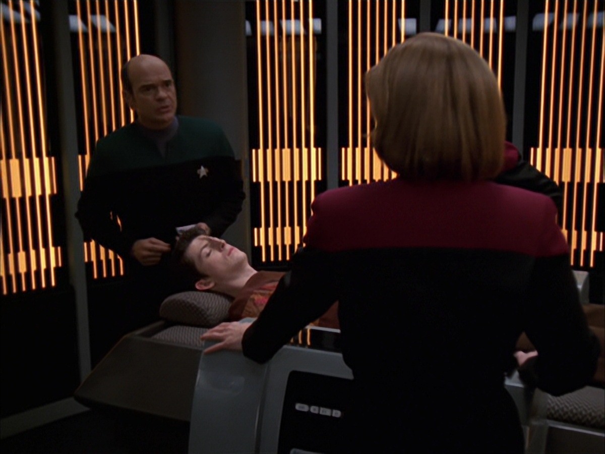 extant_StarTrek_VOY_7x19-Q2_2913.jpg
