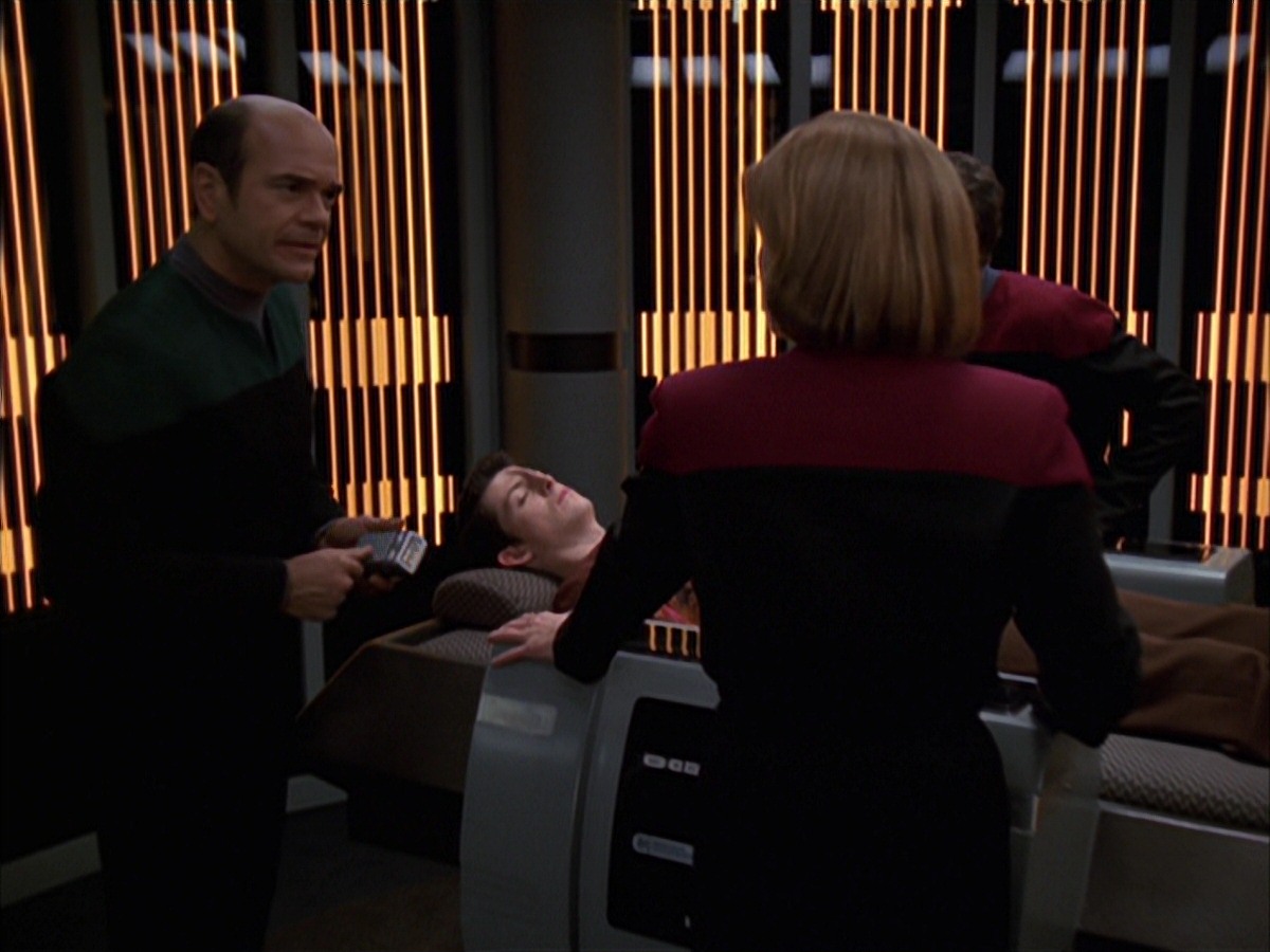extant_StarTrek_VOY_7x19-Q2_2916.jpg