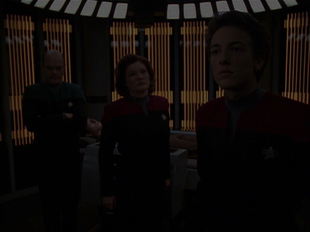extant_StarTrek_VOY_7x19-Q2_2972.jpg