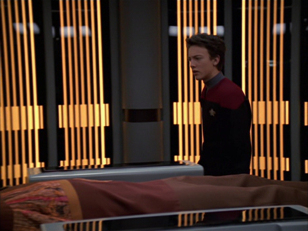 extant_StarTrek_VOY_7x19-Q2_3032.jpg