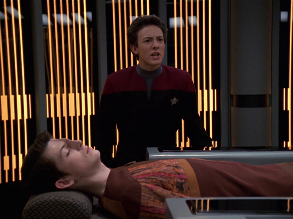 extant_StarTrek_VOY_7x19-Q2_3036.jpg