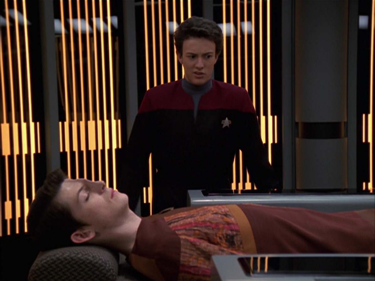 extant_StarTrek_VOY_7x19-Q2_3042.jpg