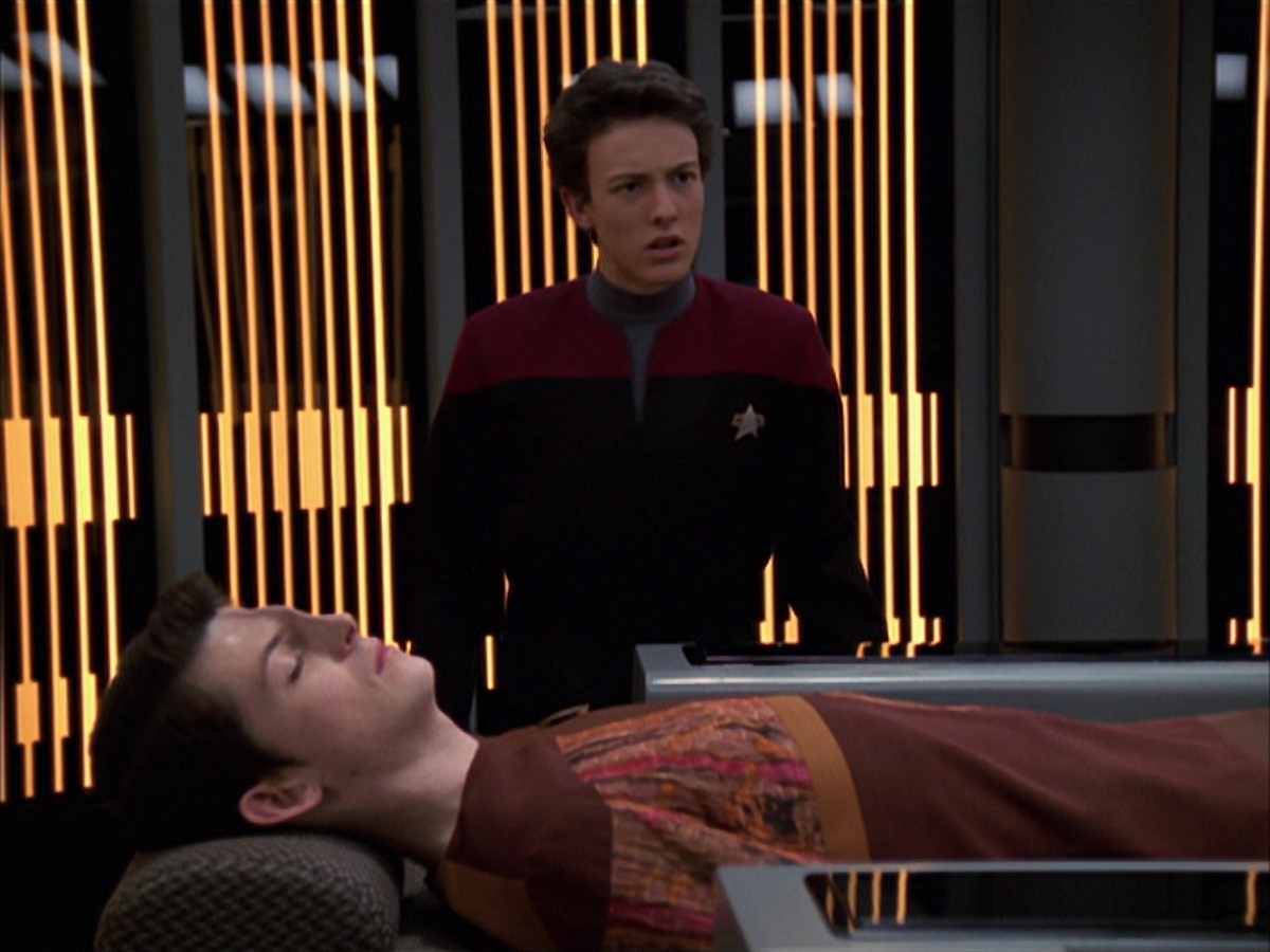 extant_StarTrek_VOY_7x19-Q2_3044.jpg