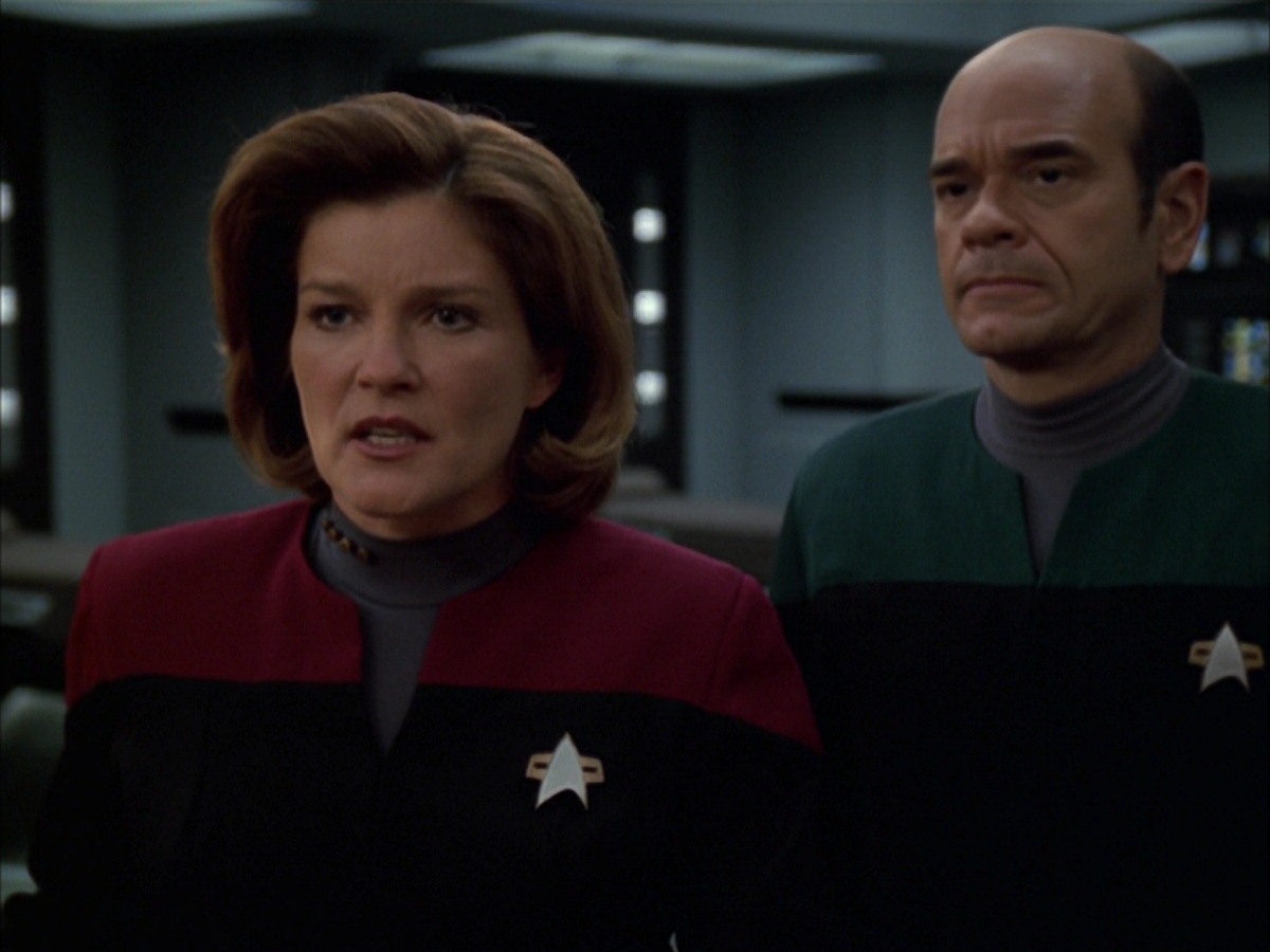 extant_StarTrek_VOY_7x19-Q2_3076.jpg