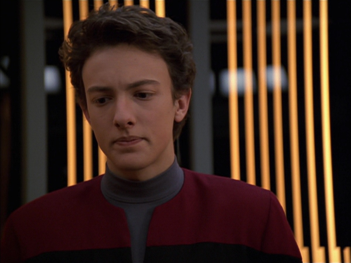 extant_StarTrek_VOY_7x19-Q2_3090.jpg