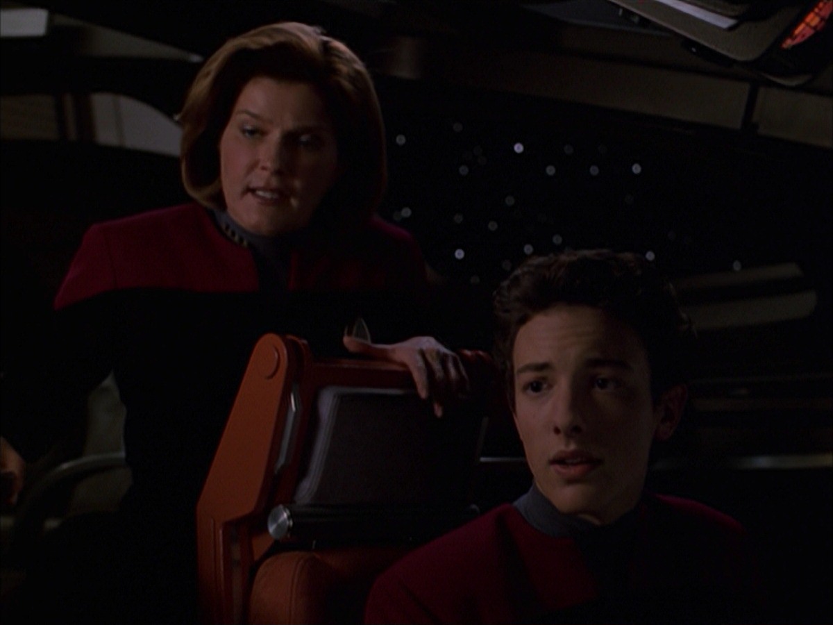 extant_StarTrek_VOY_7x19-Q2_3120.jpg